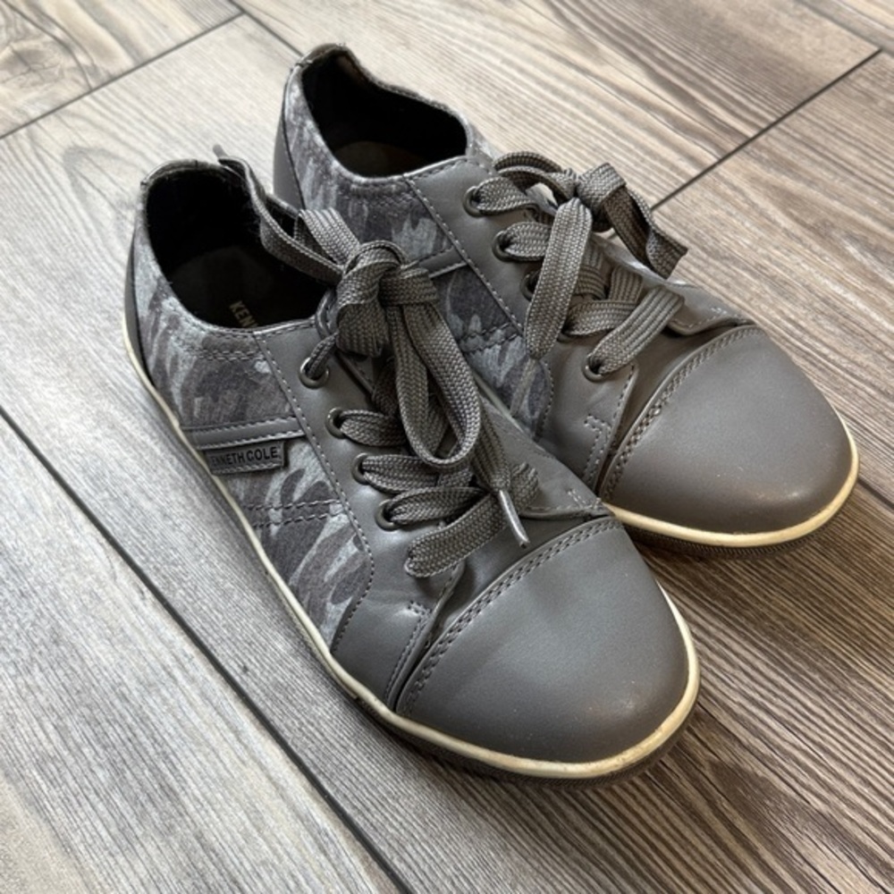 Kenneth Cole Gray Boy’s Sneakers | Boy’s camo sneakers size 2
